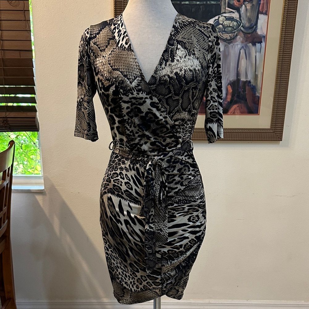 CEFIAN Snakeskin/Cheetah Pattern Faux Wrap Dress Size Medium